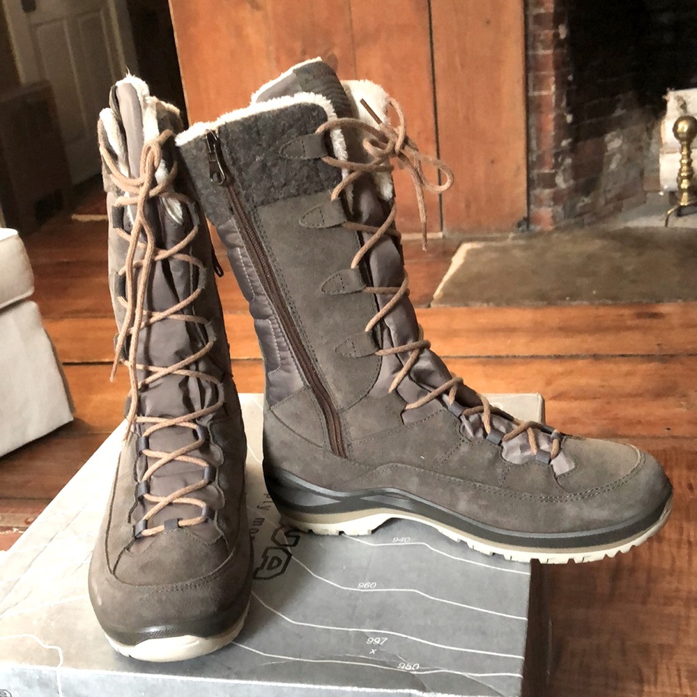 Lowa ladies side zip suede boots size 7 eu 38 gray gore tex Alba III like new